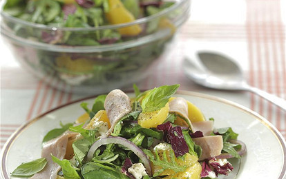 Салат с персиками