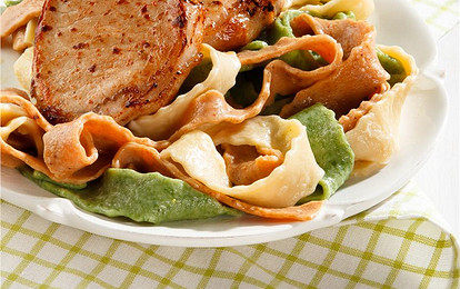 Домашняя лапша (трехцветный гарнир)