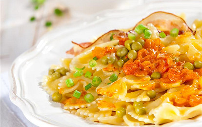 “Бантики” с зеленым горошком