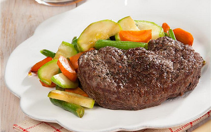 Стейки из телятины с овощами