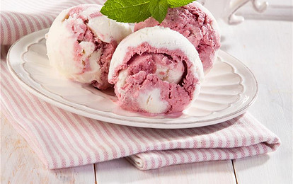 Мороженое со сливочно-вишневым вкусом