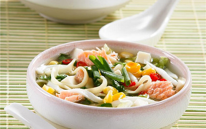 Японский суп с лапшой