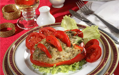 Сладкий перец, фаршированный баклажанной икрой