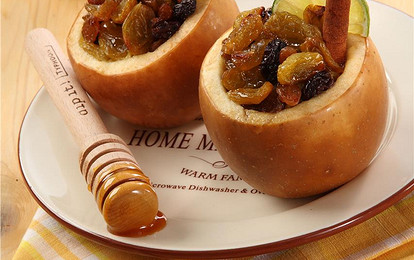 Запеченные яблоки с изюмом и вином