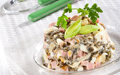 Салат с морской капустой