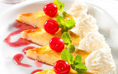 Манные ромбики с вишней