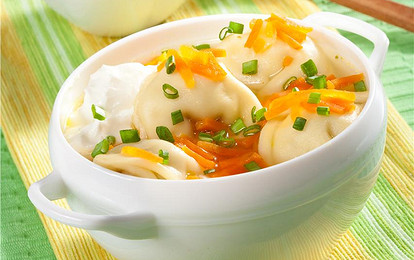 Морковный суп с пельменями