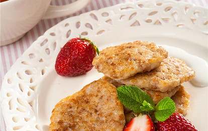 Гречневые оладьи с клубникой