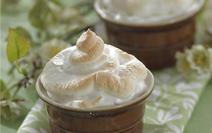 Десерт из ревеня с творогом