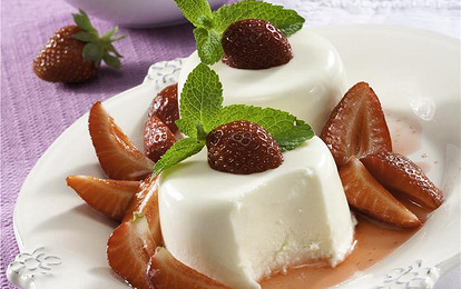 Ванильный пудинг с клубникой