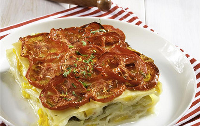 Лазанья с моцареллой и помидорами