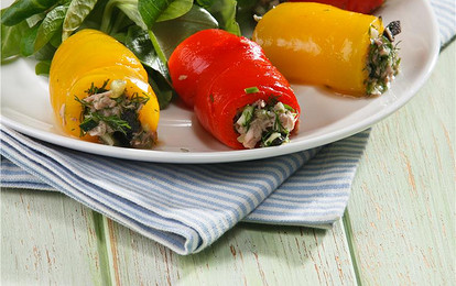 Закуска из перца с начинкой из тунца