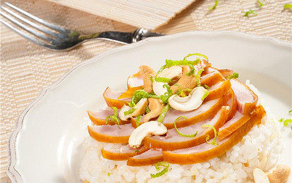 Курица с рисом и орешками