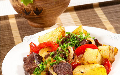 Мясо с овощами в пиве