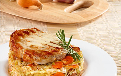 Отбивная с капустой