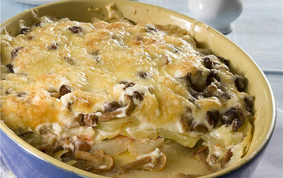 Картофельная запеканка с опятами