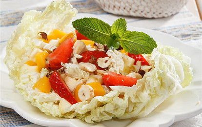 Фруктовый салат с персиком