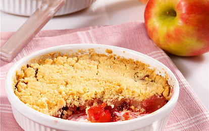 Яблочный десерт с клюквой