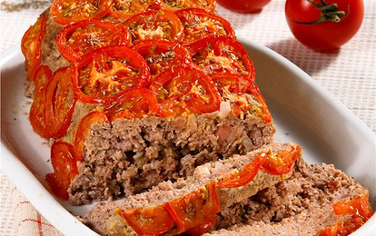 Мясной хлебец с помидорами