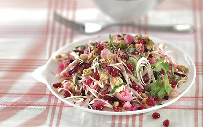 Салат из капусты с гранатом