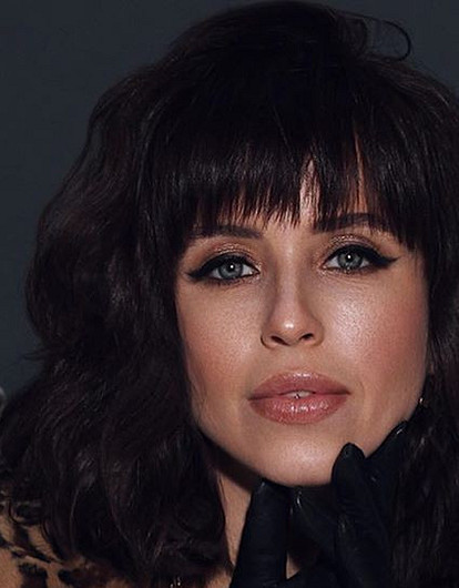 «Сплошная ложь»: мама Мирославы Карпович прокомментировала ее роман с Прилучным