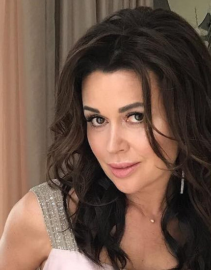 Отец Жанны Фриске рассказал, чем лечат Анастасию Заворотнюк