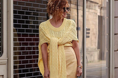 5 юбок для женщин 50+, которые корректируют фигуру и идут всем