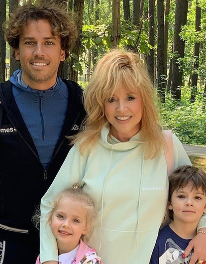 Максим Галкин показал, какой сюрприз ему устроила семья после возвращения из командировки (видео)