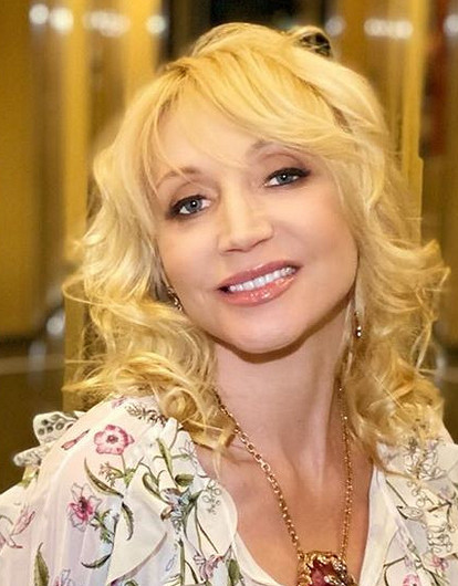 «Я обескуражена»: Кристина Орбакайте оправдалась за ношение маски (видео)