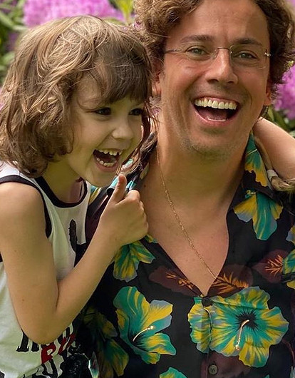 Максим Галкин показал, как вместе с детьми и Аллой Пугачевой отдыхает на природе (видео)