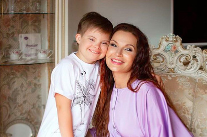 «Я готова воевать»: Эвелину Бледанс возмутили слова Сергея Белоголовцева об особенных детях