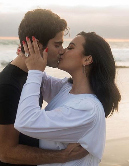 Деми Ловато помолвлена с актером Максом Эрихом