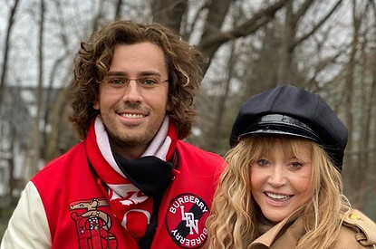 Максим Галкин показал стройные ноги Аллы Пугачевой