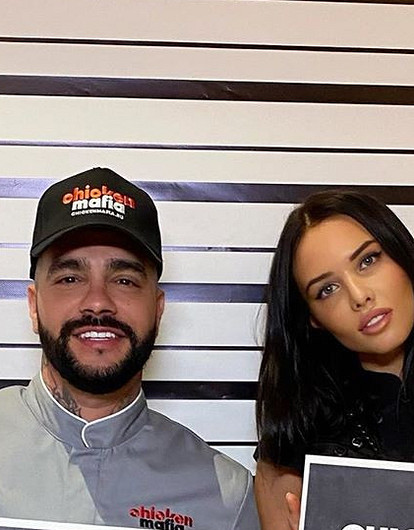 Тимати и Анастасия Решетова устроили раздельный отдых у моря