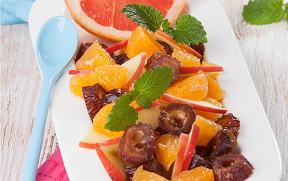 Салат из фиников и мандаринов