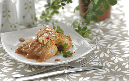 Овощные голубцы в томатно-сметанном соусе