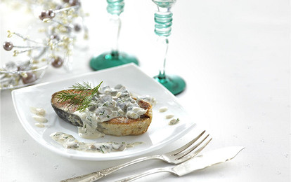 Семга под сливочно-грибным соусом