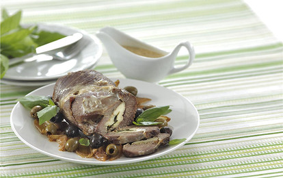 Баранина, фаршированная сулугуни и зеленью