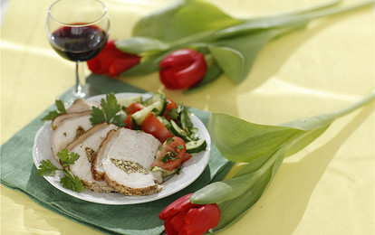 Запеченное мясо с пикантной начинкой