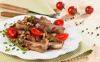 Бараньи ребрышки с пикантным соусом и перчиком чили