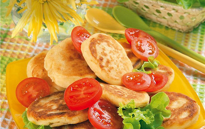 Картофельные лепешки с семенами подсолнечника и орехами