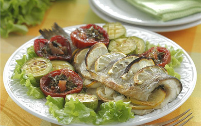 Форель с овощами