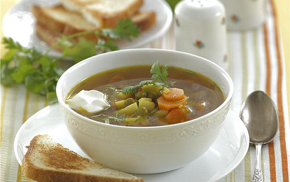 Куриный суп с зеленым горошком
