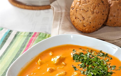 Рыбный суп по-гречески с помидорами