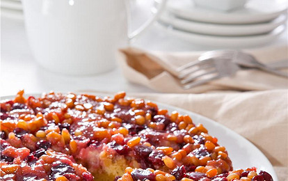 Пирог с клюквой и кедровыми орешками