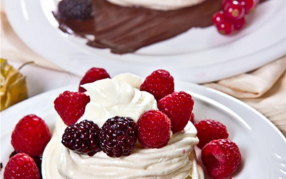 Меренги с ягодами