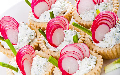 Тарталетки с редисом