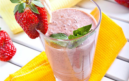 Коктейль с клубникой