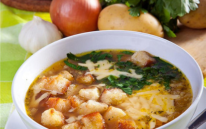 Чесночный суп на курином бульоне