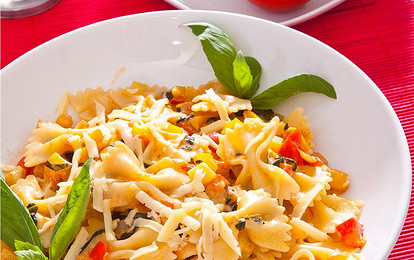 Паста с овощами и сливками